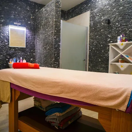 Graf Victor Hotell 4*